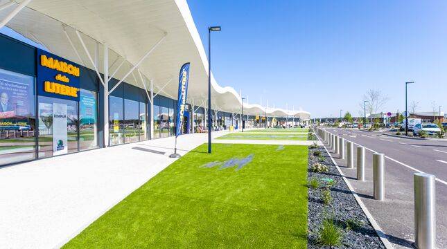 La Foncière patrimoniale du groupe Pichet détient le retail parc les OCéanides à La Teste-de-Buch.