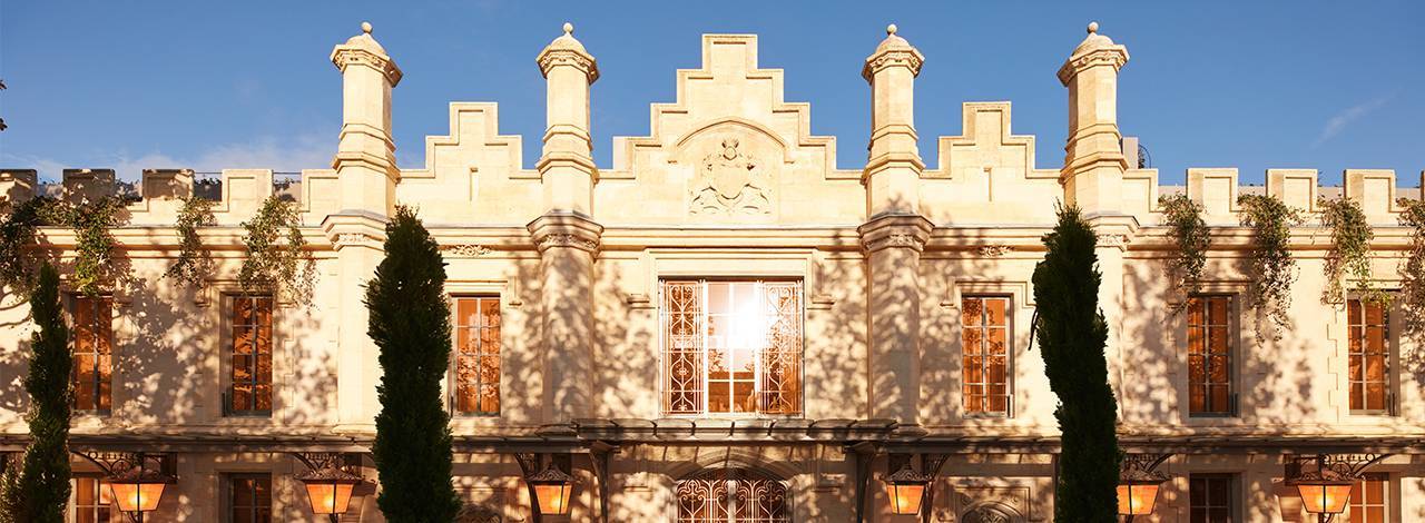 Mondrian Bordeaux Les Carmes*****, un hôtel qui continue de faire vivre le patrimoine bordelais.